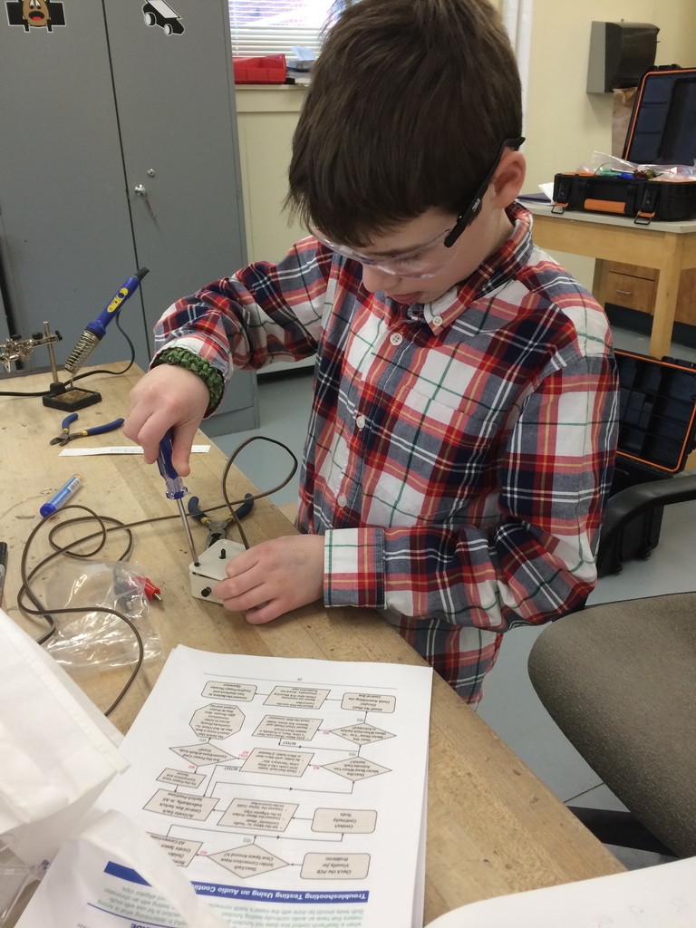 Student building an ROV